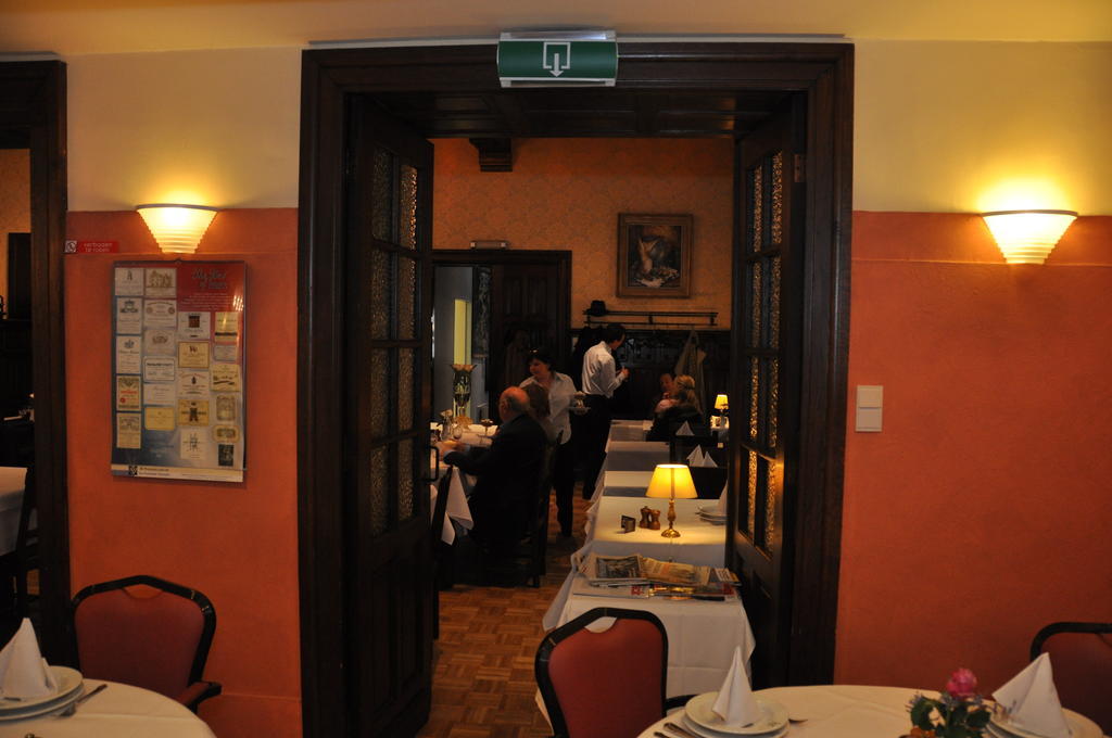 Hotel De Zalm Уденарде Екстериор снимка